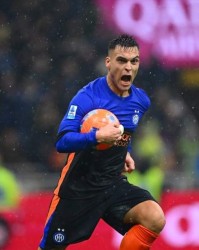 开云体育官方版-6-2！劳塔罗建功，迪马尔科造3球，国米大开杀戒，甩开AC米兰6分